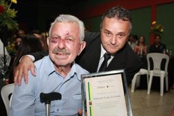 Diploma de Honra ao Mérito concedida pelo ver Raimundo Nonato Mendes ao Sr. Raimundo Lopes de Araújo